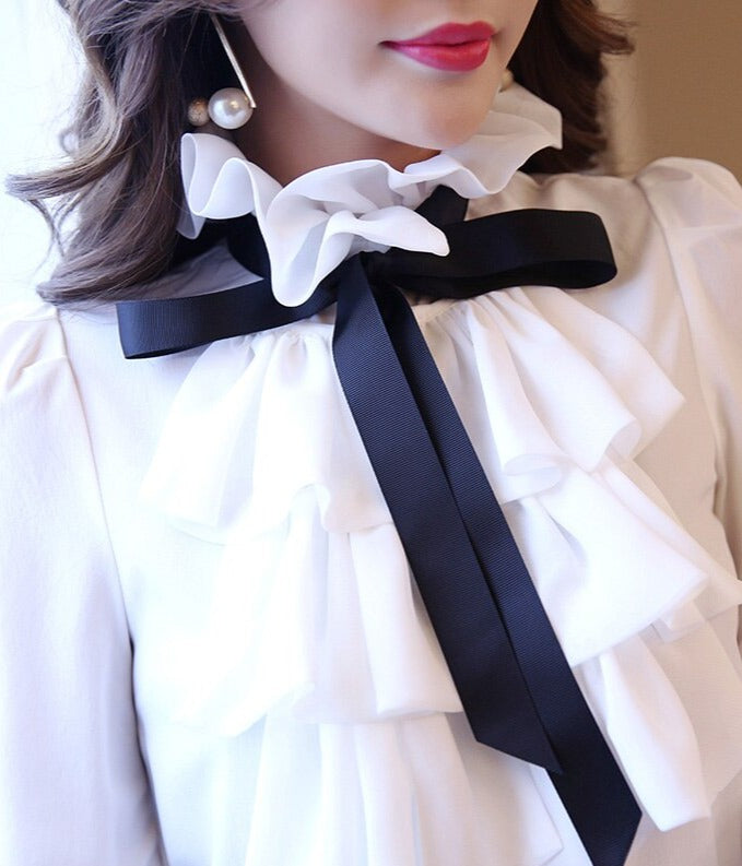 Well Tailored Blouse with a Graceful Silhouette