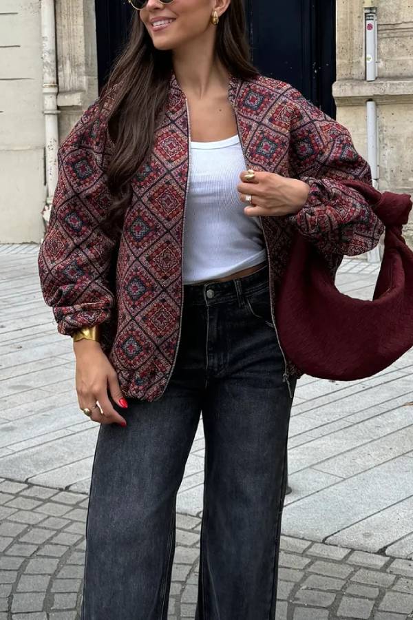Effortlessly Elegant Jacket with a Timeless Design