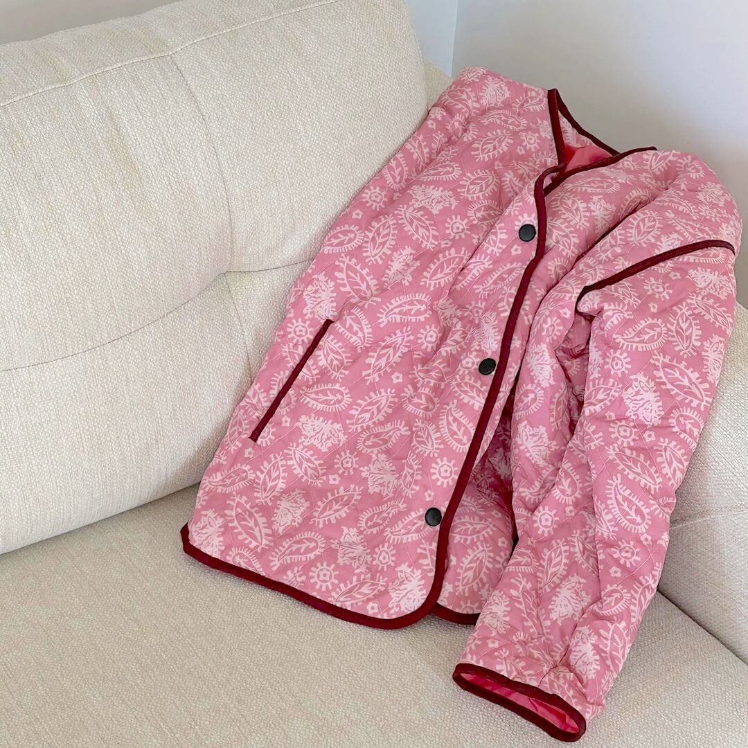 Effortlessly Elegant Jacket with a Timeless Design