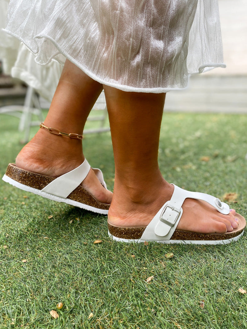 Classic Vintage Sandals with a Flattering Fit