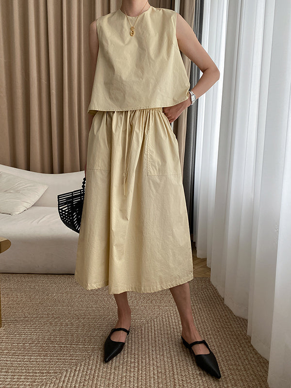 Sophisticated Garment with a Clean Classic Look