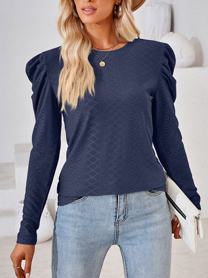 Effortlessly Elegant T-Shirt with a Timeless Design