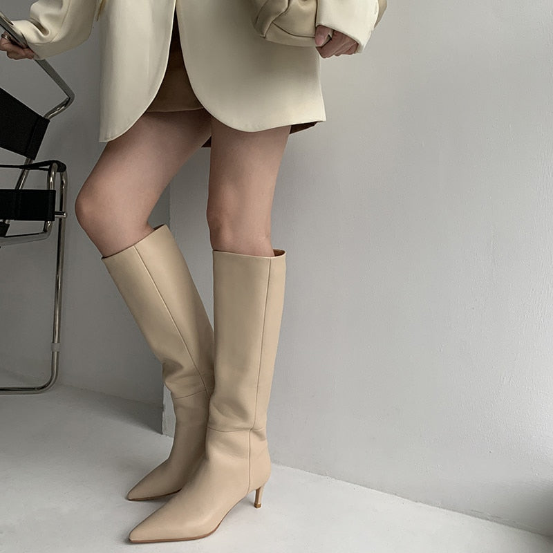Well Tailored Garment with a Graceful Silhouette