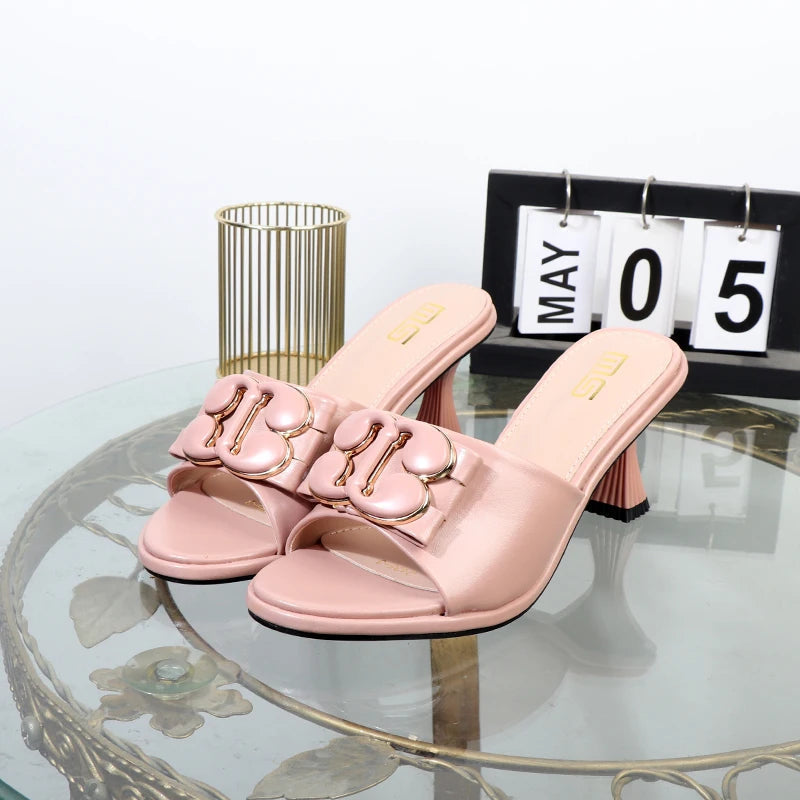 Effortlessly Elegant Heels with a Timeless Design
