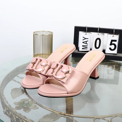 Effortlessly Elegant Heels with a Timeless Design