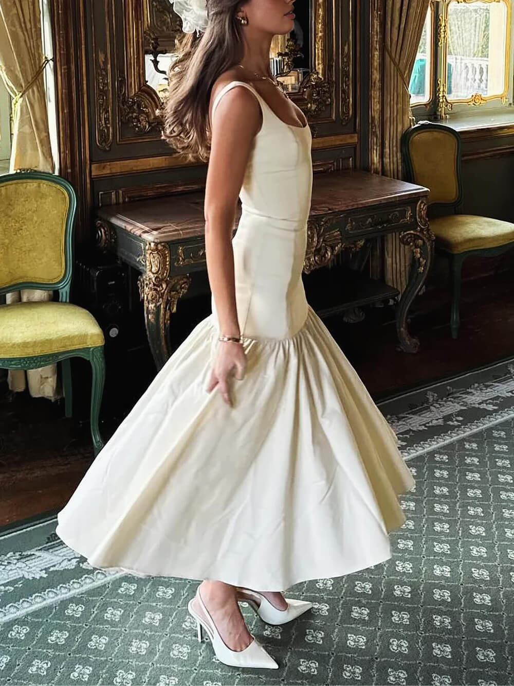Effortlessly Elegant Dress with a Timeless Design