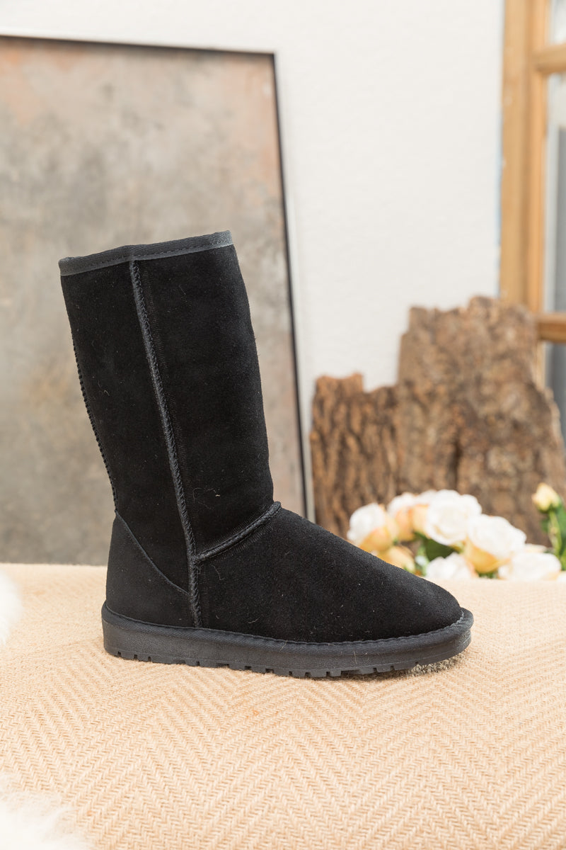 Polished Boots with an Effortless Classic Look