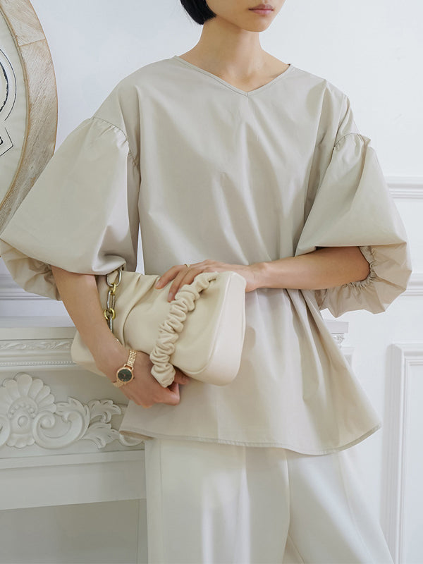 Beautifully Crafted Blouse in a Classic Style