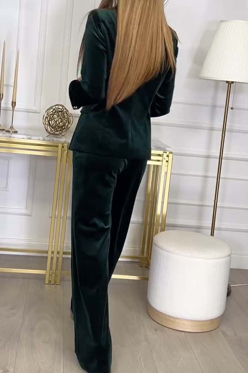 Classic Vintage Garment with a Flattering Fit