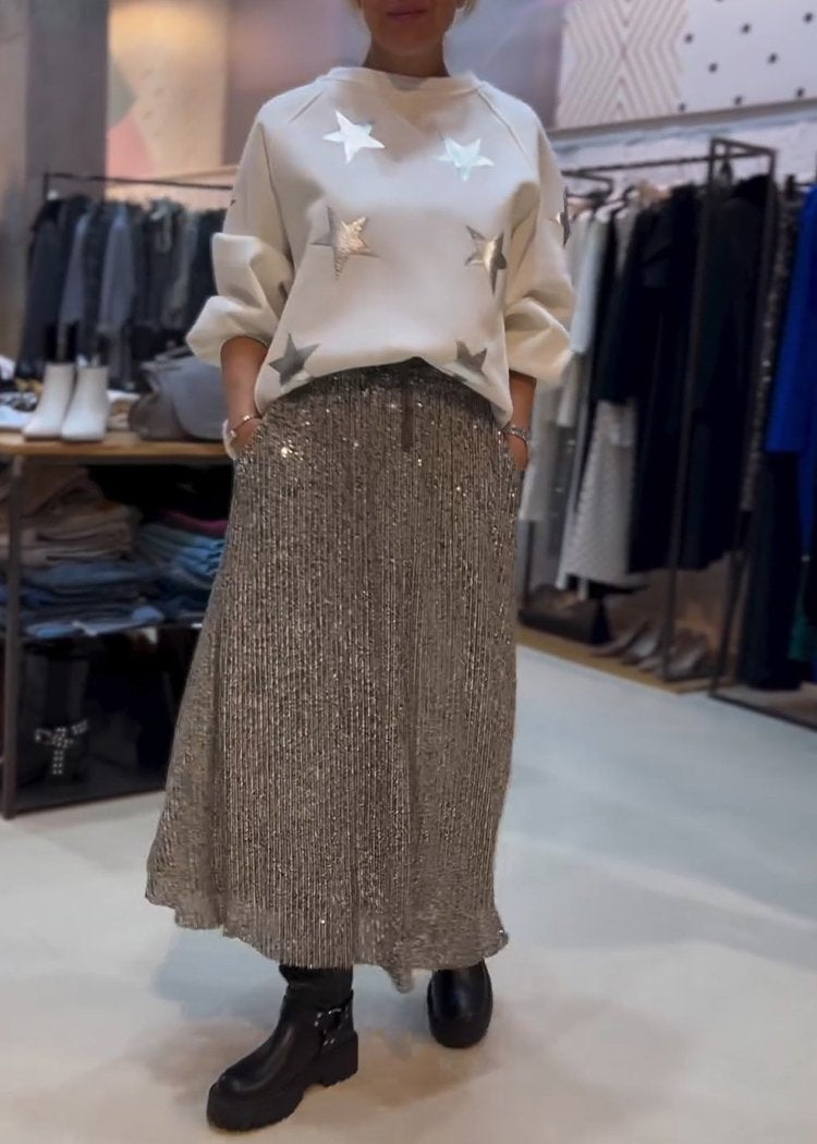 Elegantly Styled Pullover for Everyday Wear