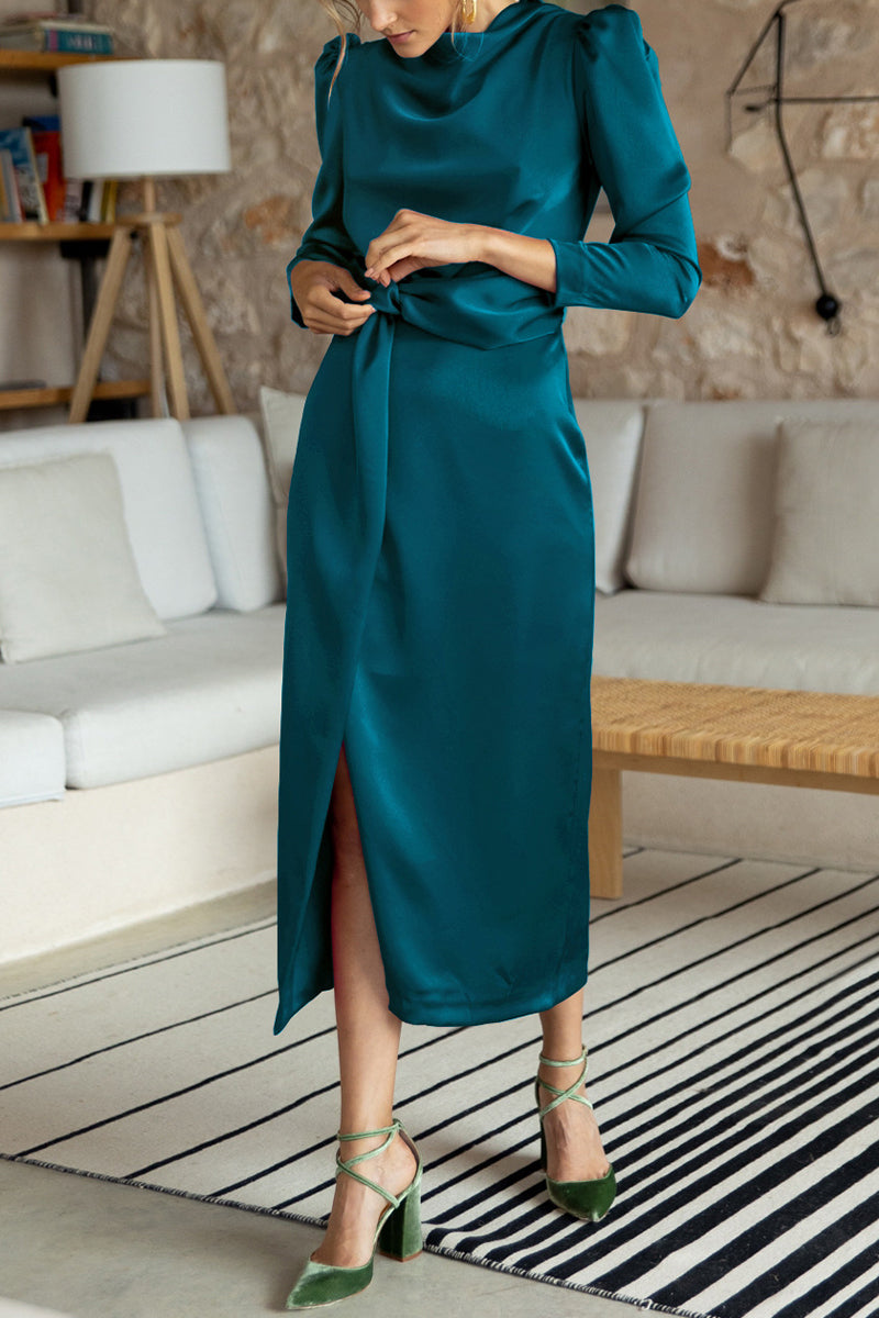 Beautifully Finished Dress in a Timeless Design