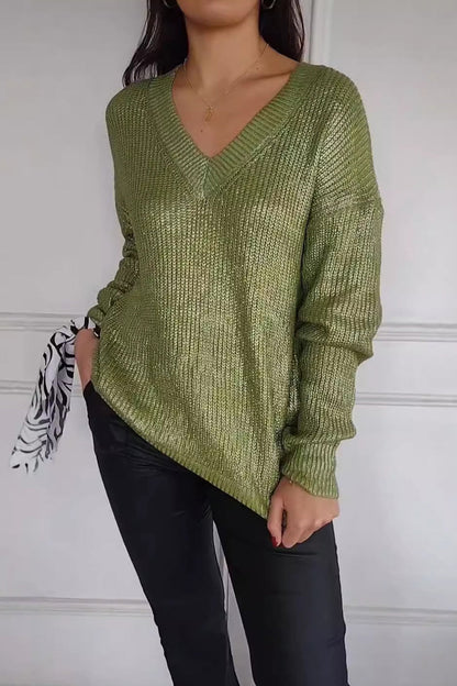 Effortlessly Elegant Sweater with a Timeless Design