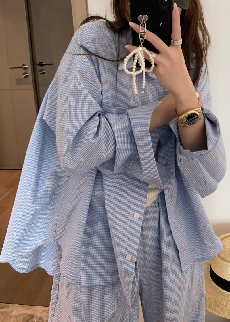 Effortlessly Elegant Blouse with a Timeless Design
