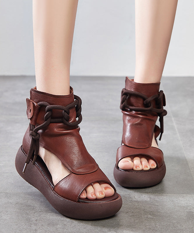 Well Tailored Sandals with a Graceful Silhouette