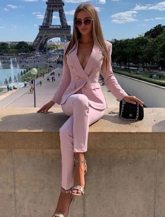 Effortlessly Elegant Garment with a Timeless Design