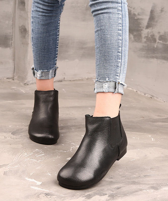 Well Tailored Boots with a Graceful Silhouette