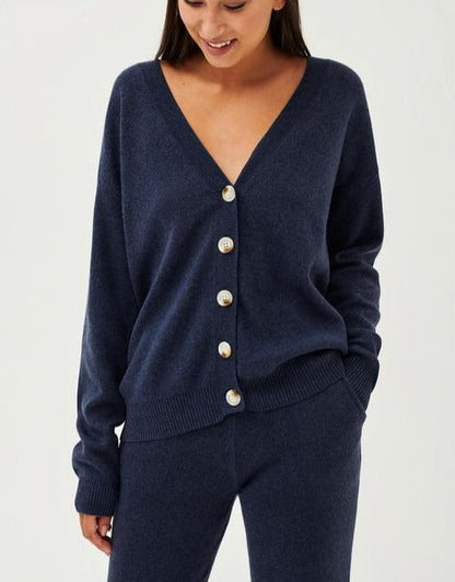 Beautifully Finished Sweater in a Timeless Design