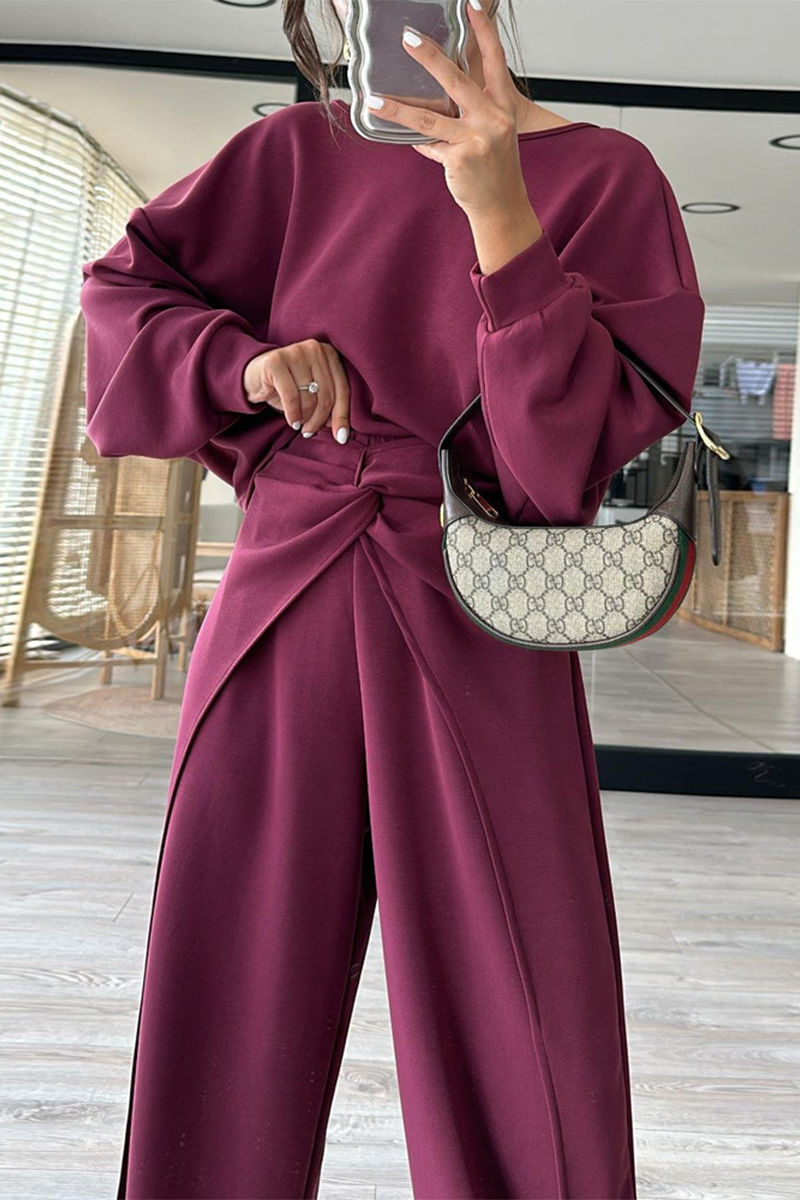 Effortlessly Elegant Garment with a Timeless Design