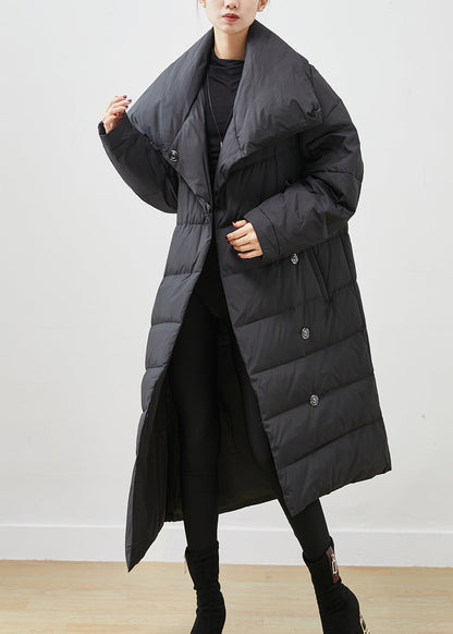 Well Tailored Coat with a Graceful Silhouette