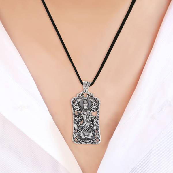 Beautifully Finished Garment in a Timeless Design