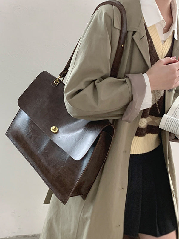 A Vintage Style Bag with Delicate Timeless Details