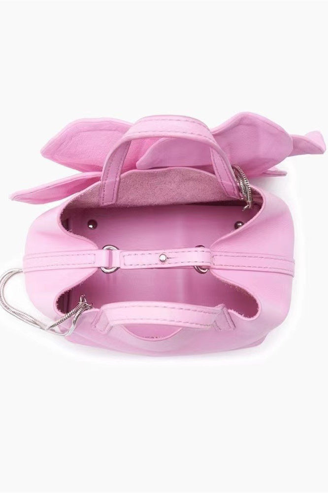 Beautifully Finished Bag in a Timeless Design