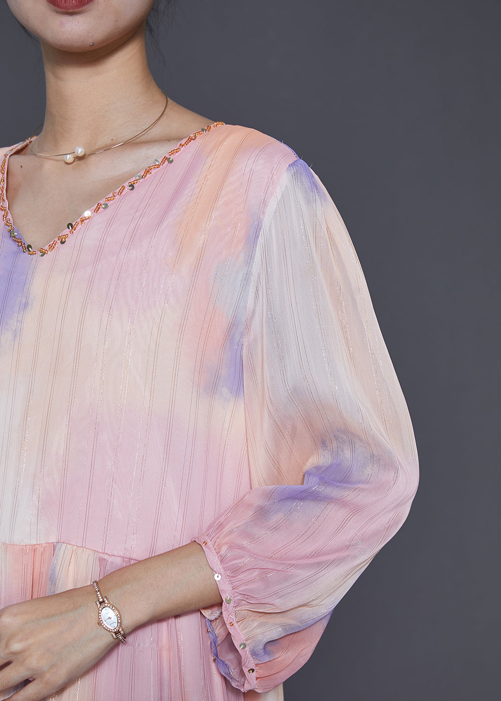 Effortlessly Elegant Dress with a Timeless Design