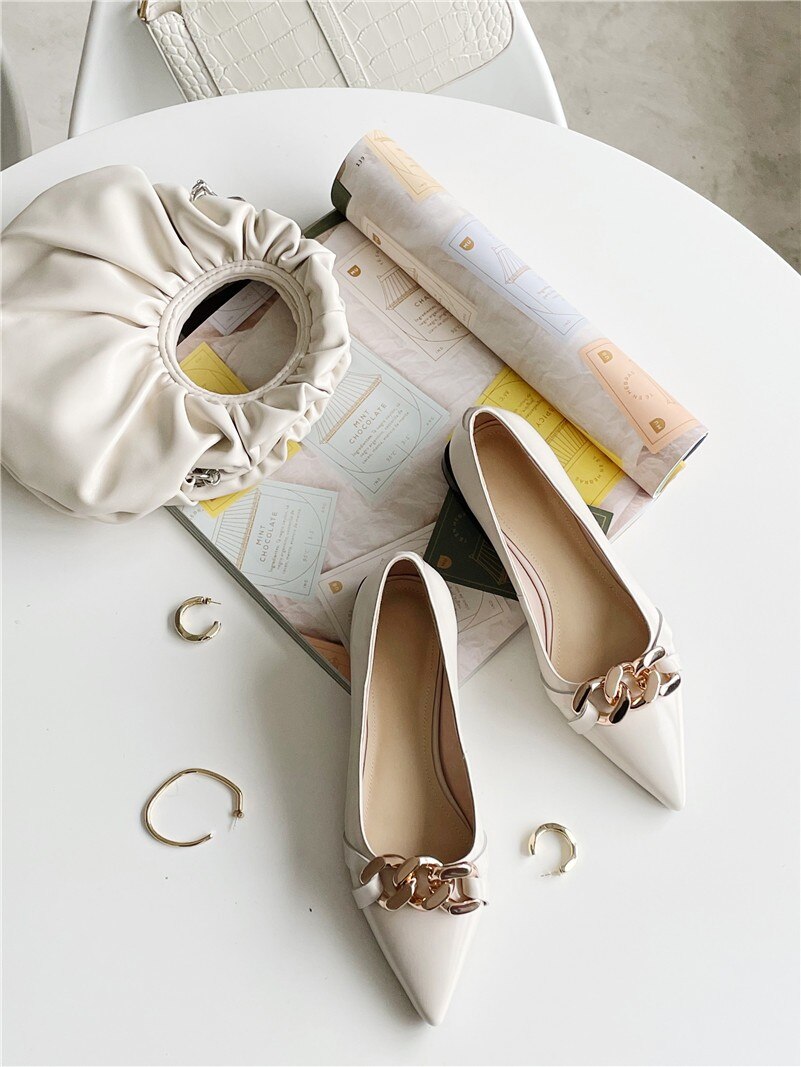 Effortlessly Elegant Garment with a Timeless Design