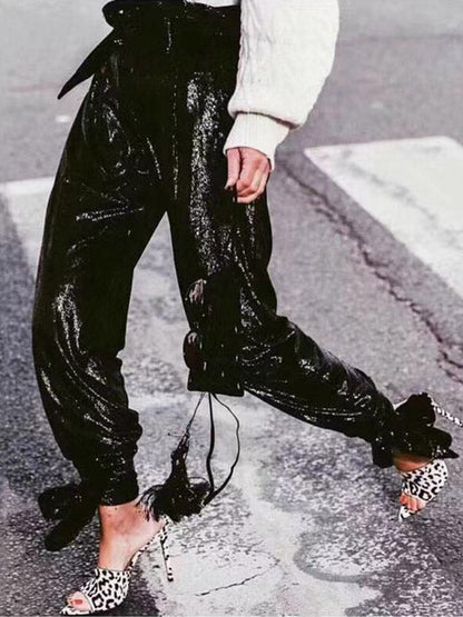 Effortlessly Elegant Pants with a Timeless Design