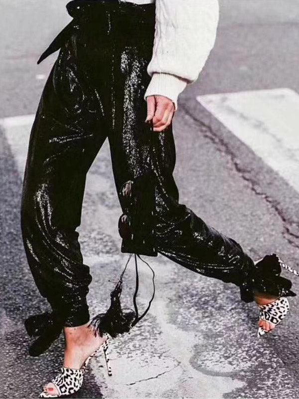 Effortlessly Elegant Pants with a Timeless Design