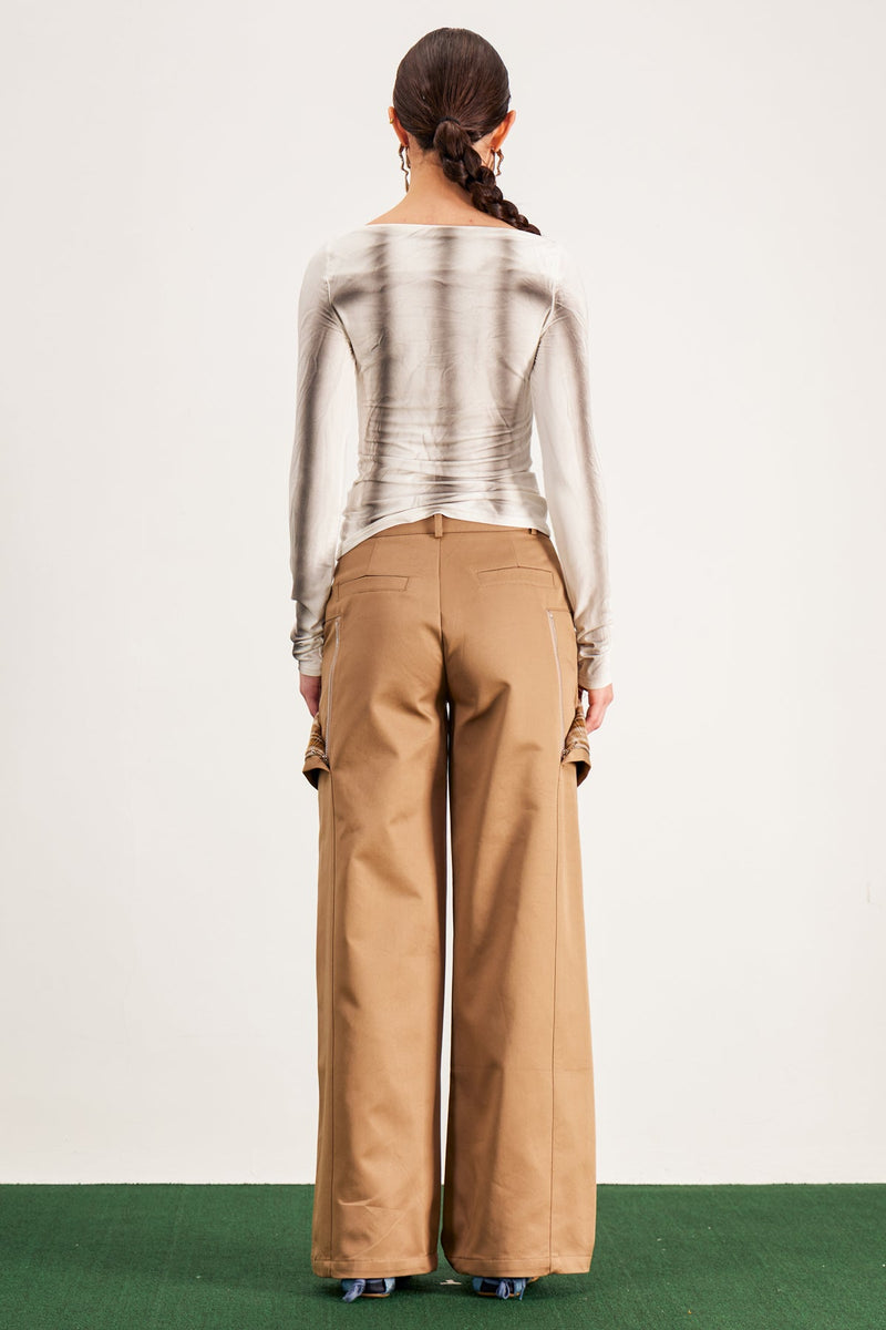 Classic Vintage Pants with a Flattering Fit