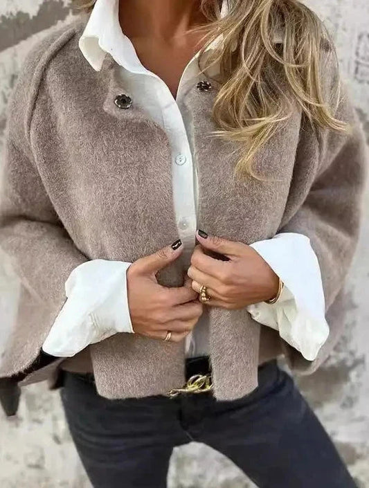 Effortlessly Elegant Coat with a Timeless Design
