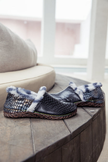 Effortlessly Elegant Garment with a Timeless Design