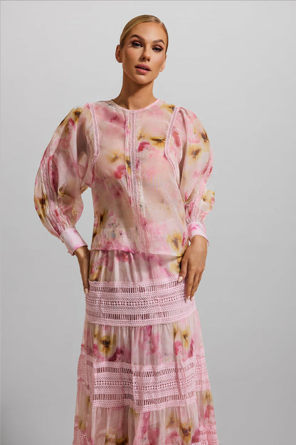 Beautifully Finished Top in a Timeless Design