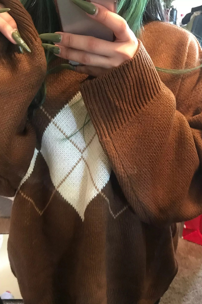Effortlessly Elegant Sweater with a Timeless Design