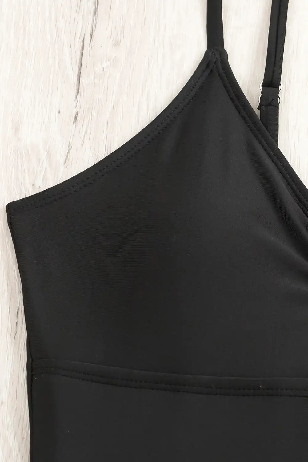 Well Tailored Swimsuit with a Graceful Silhouette