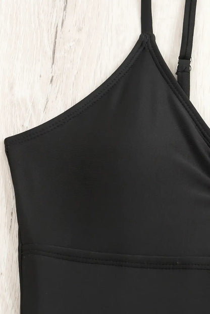 Well Tailored Swimsuit with a Graceful Silhouette
