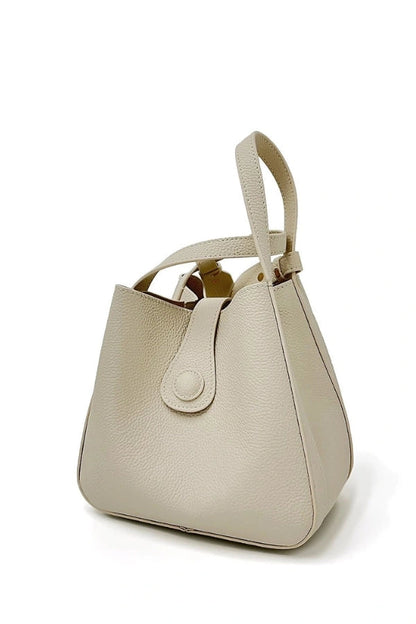 Gracefully Styled Bag for Any Occasion