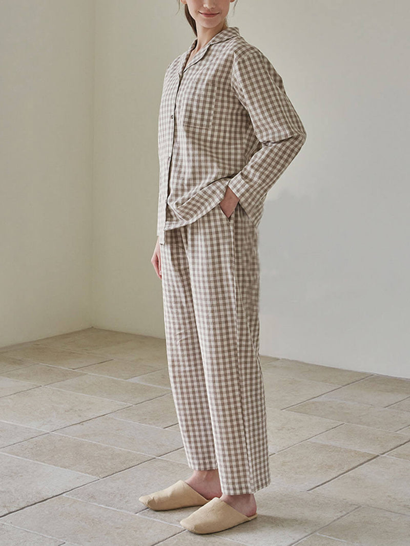 Effortlessly Elegant Garment with a Timeless Design
