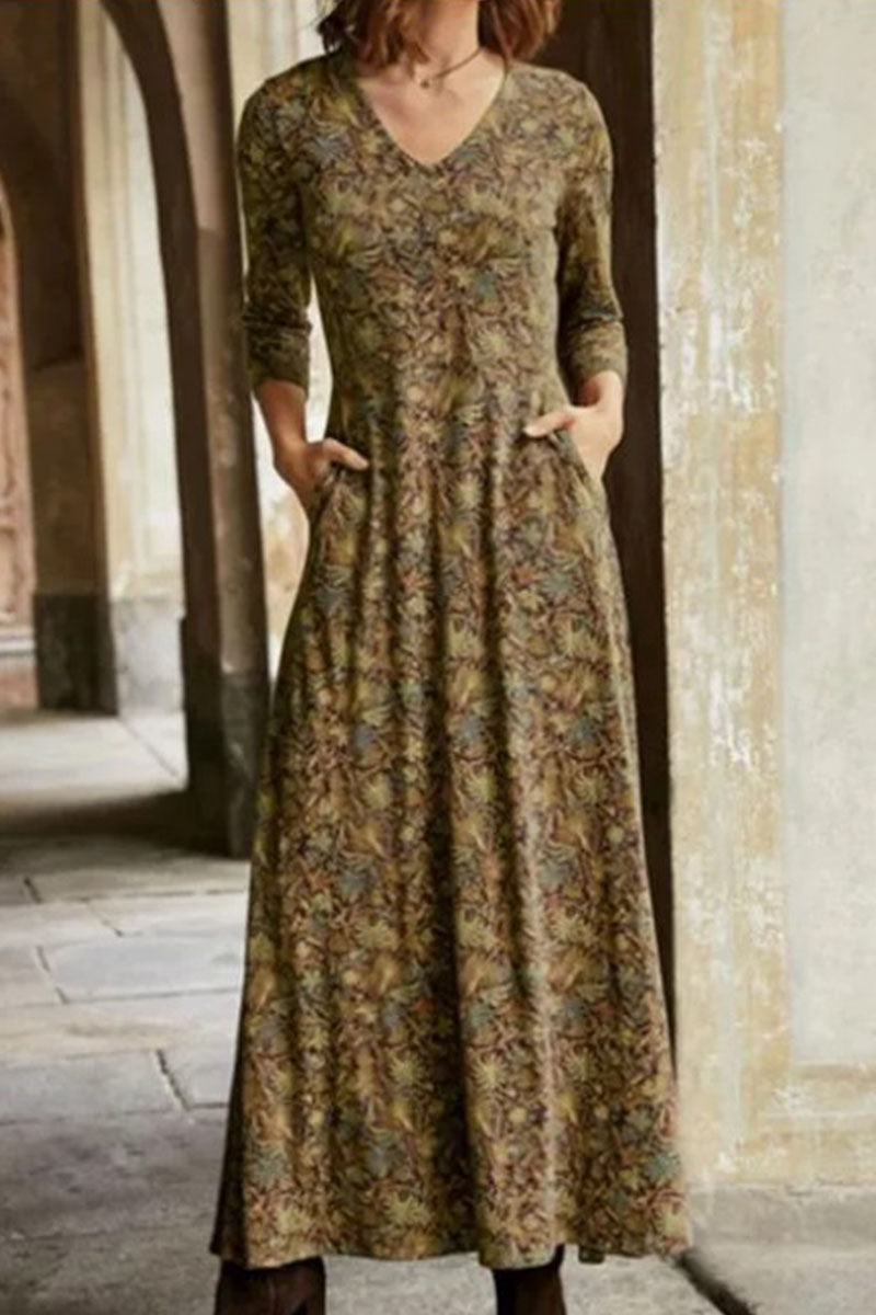 Sophisticated Dress with a Clean Classic Look