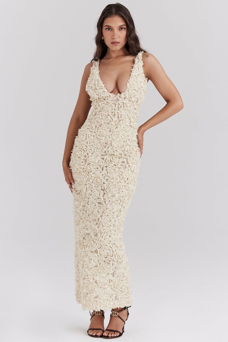 Gracefully Styled Dress for Any Occasion