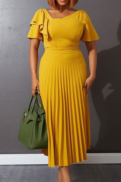 Well Tailored Dress with a Graceful Silhouette