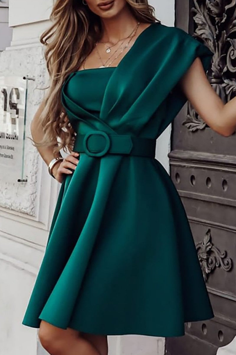 Well Tailored Dress with a Graceful Silhouette