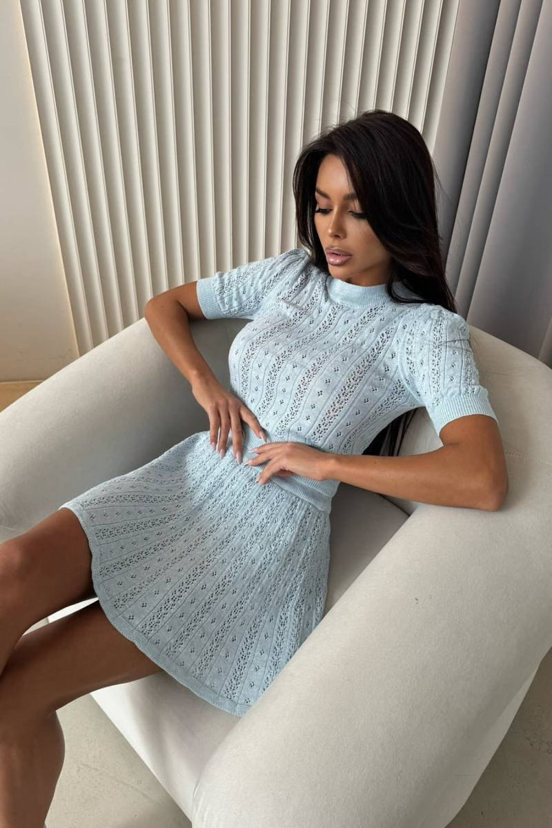 Well Tailored Garment with a Graceful Silhouette