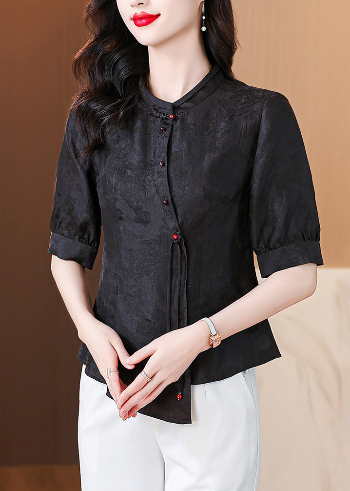 Well Tailored Shirt with a Graceful Silhouette