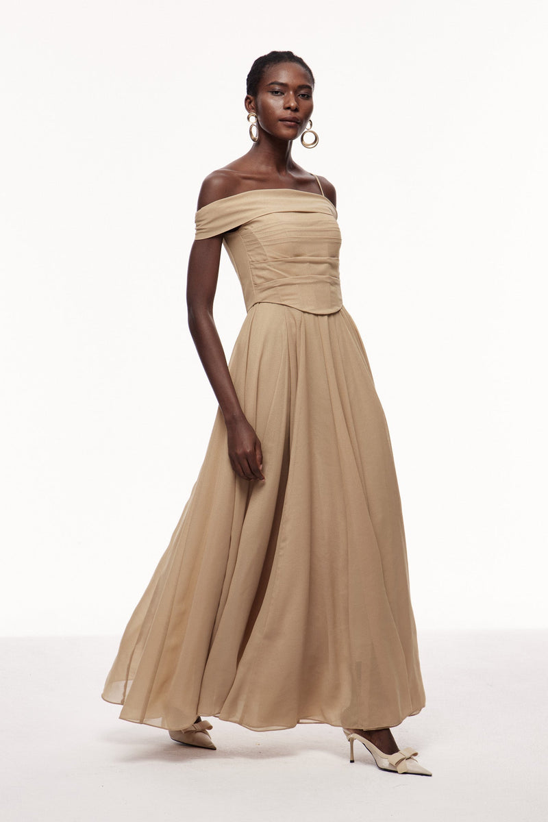 Effortlessly Elegant Dress with a Timeless Design