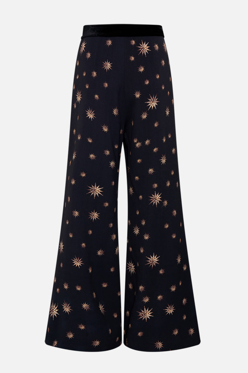 Effortlessly Elegant Pants with a Timeless Design