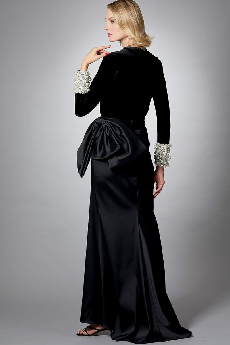 Beautifully Finished Garment in a Timeless Design