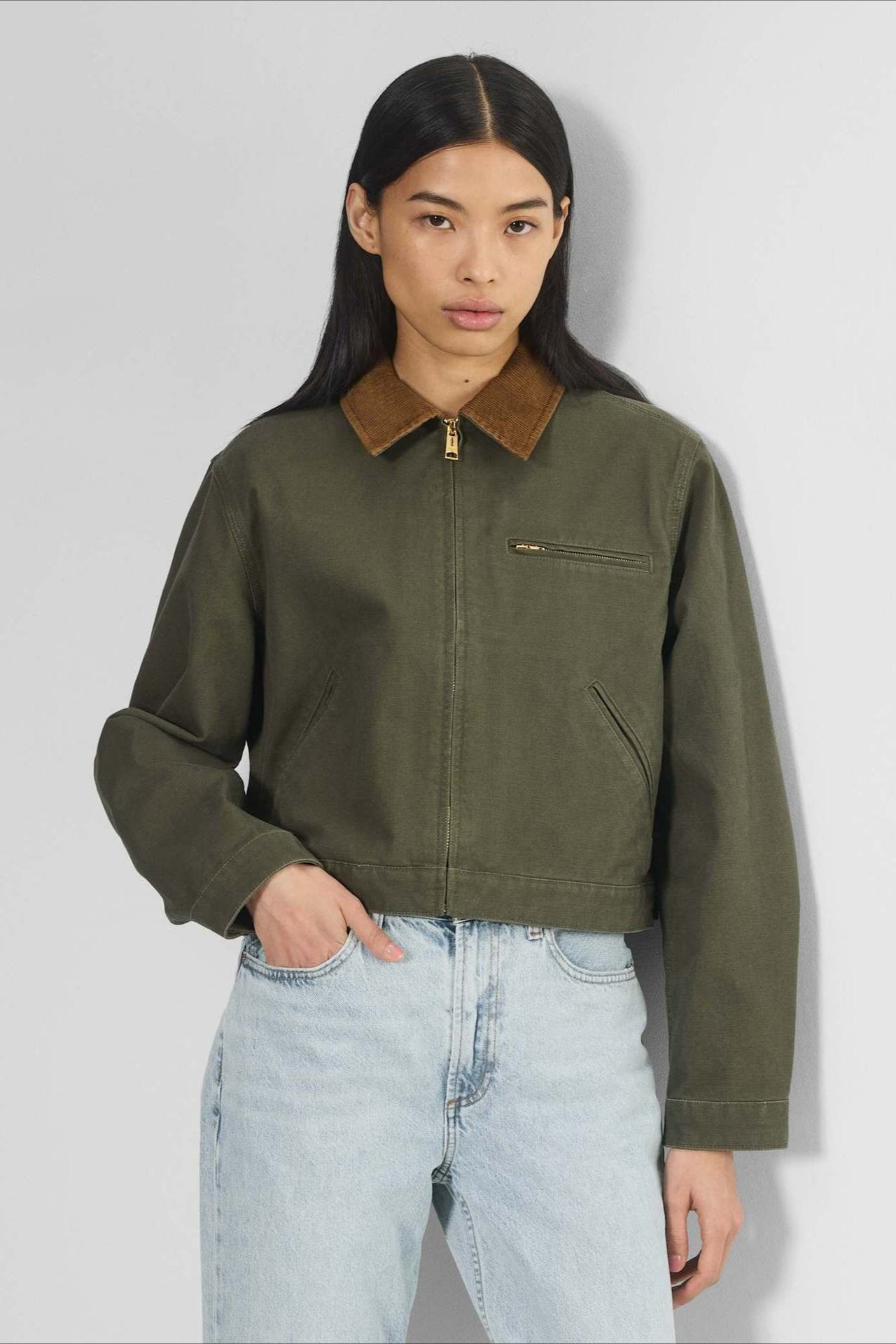 Well Tailored Jacket with a Graceful Silhouette