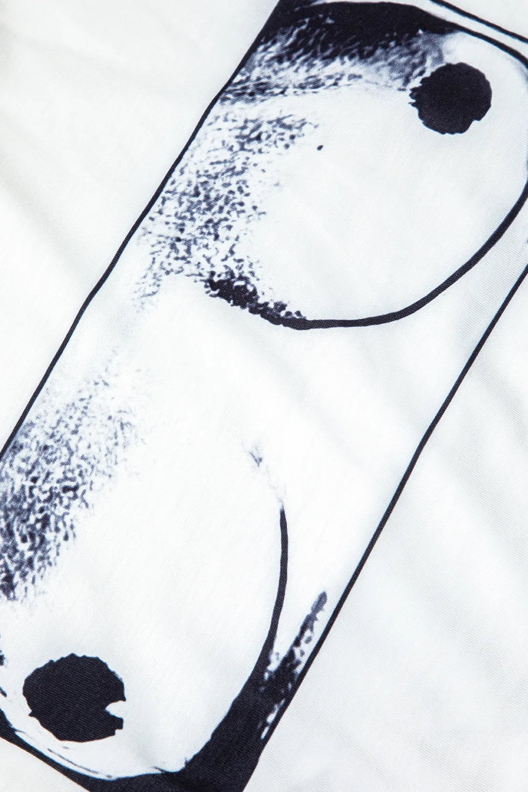 Effortlessly Elegant T-Shirt with a Timeless Design